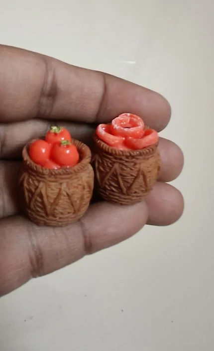 Detailed miniature fruit basket product, perfect for dollhouse kitchens or diorama scenes.