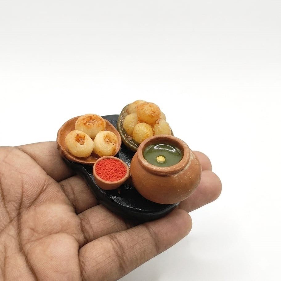 Pani-Puri-Street-Food-Miniature-Set-with-Matka-and-Tray Highly detailed Pani Puri miniature set with tiny puris, matka, and tray, a realistic street food product.