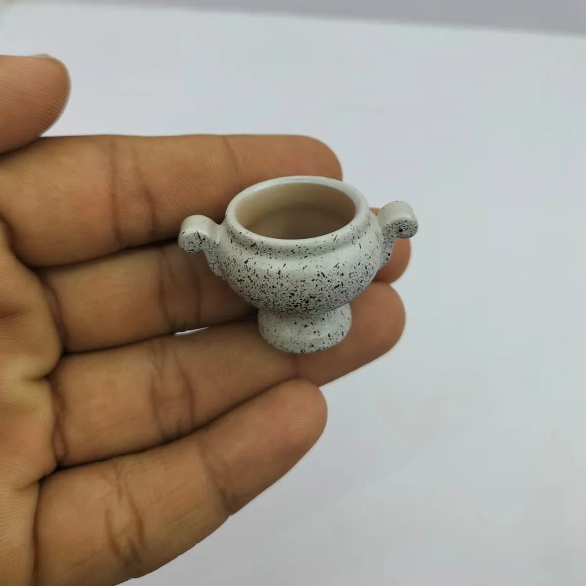 Miniature-Ceramic-Vase-Collection-Set Miniature ceramic pot product, ideal for realistic dollhouse gardens and miniature scenes, adding a touch of charm.