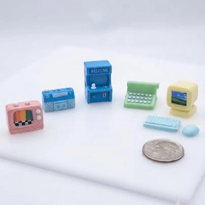 Miniature retro electronics set product with vintage TV and computer, ideal for dollhouse scenes.